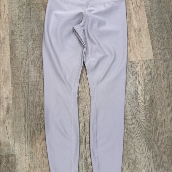 ALO Yoga Airlift Leggings - 7/8 - Picture 2 of 5